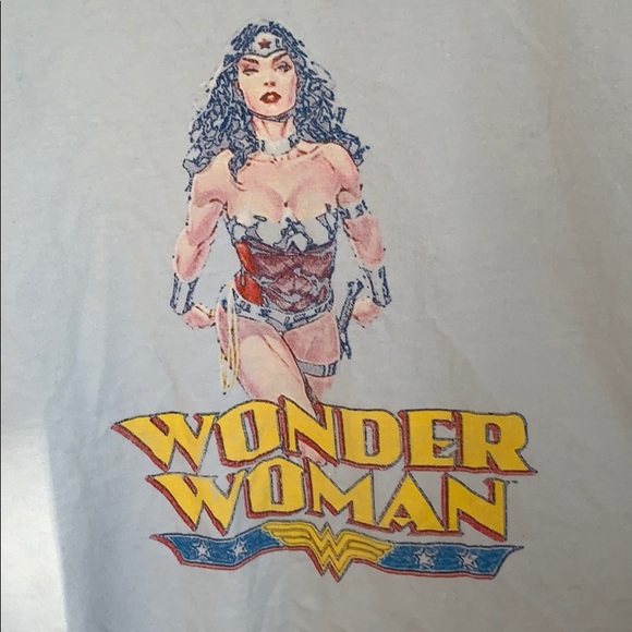 Wonder Woman T-shirt - Picture 2 of 2
